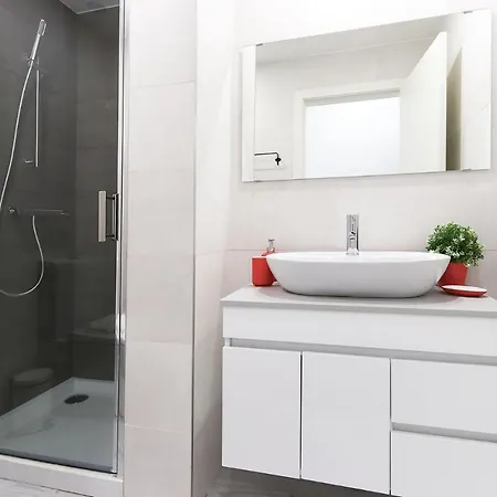 Benfica Iii By Homing ליסבון