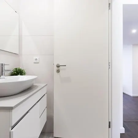 Benfica Iii By Homing Lizbona